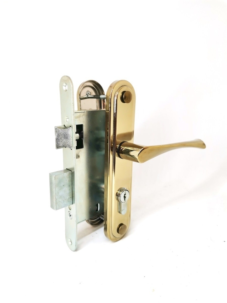 Фото Замок врезной цилиндровый с защёлкой в комплекте с ручкой ЗВ7 (золото лак), 4 кл.